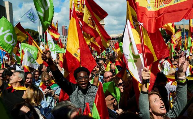 PP, Vox y Ciudadanos se disputan el voto de la derecha en Cataluña