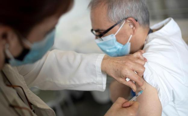 La OMS descarta que la inmunidad de rebaño se alcance este año