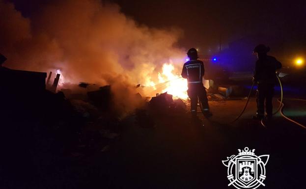 Sofocado un incendio en una escombrera en el poblado de El Encuentro