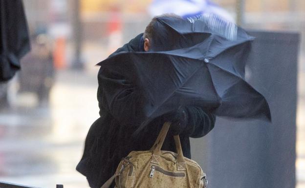 El 112 ha atendido entre la medianoche y las 12 horas 23 llamadas por las rachas de viento en Burgos