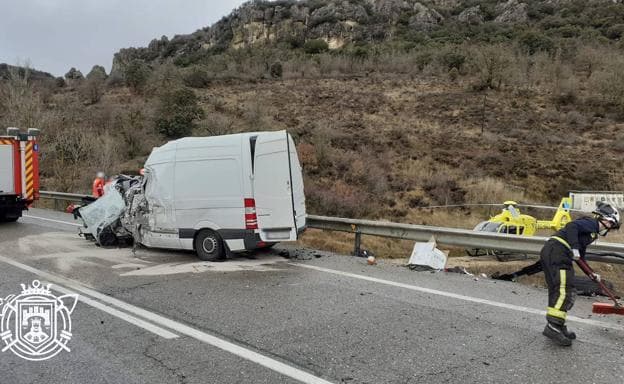 Fallece un hombre al colisionar su furgoneta contra un camión en Montorio