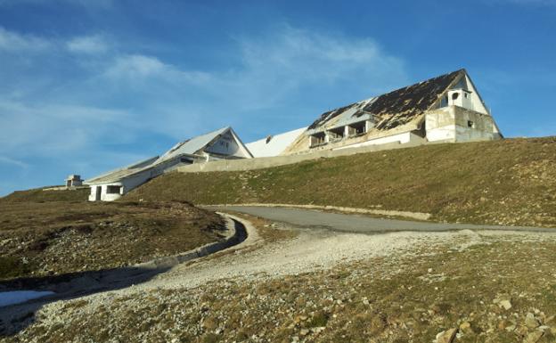 Espinosa de los Monteros proyecta asfaltar la conexión ente el Picón Blanco y el puerto de La Sía