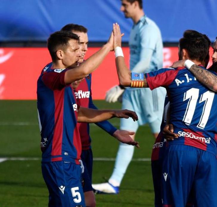 Vídeo: El Levante asalta Valdebebas ante un Madrid espeso