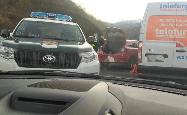 Muere un guardia civil en un accidente durante un control en Asturias