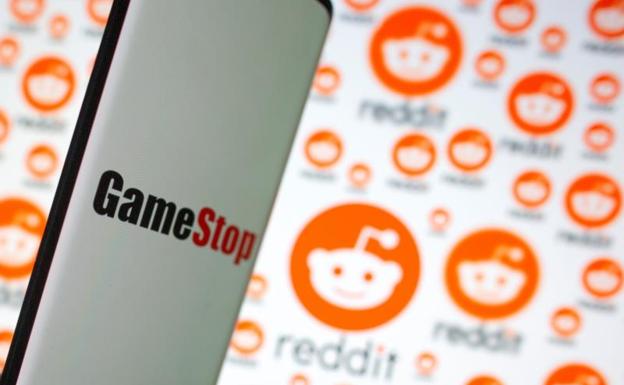 GameStop ya baja más de un 80% desde máximos