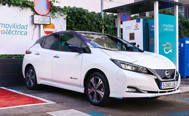 Nissan y Repsol firman un acuerdo de colaboración para promover la movilidad eléctrica