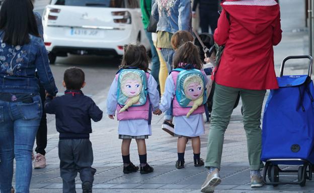 Educación plantea la creación de 74 puestos de profesores para el próximo curso en Castilla y León