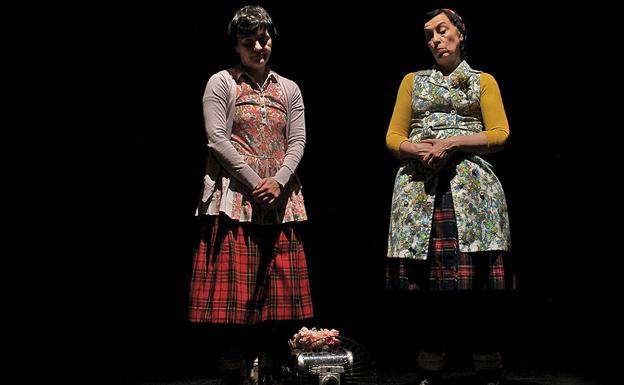 La Fundación Caja de Burgos presenta el montaje teatral 'Benditas, todo viene del cielo'