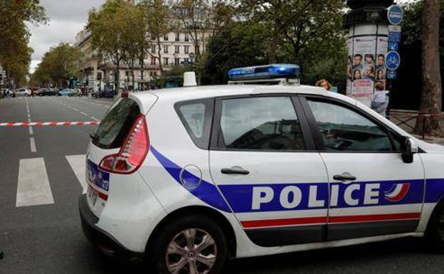 Un migrante sudanés mata a puñaladas al jefe de un centro de refugiados en Francia