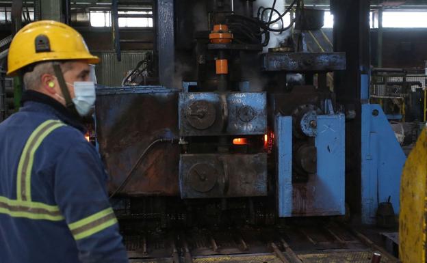 La patronal plantea congelar los salarios dos años para el nuevo convenio del Metal