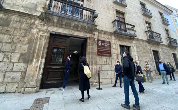 La problemática de los 4 euros para cambiar la tarjeta de bus en Burgos