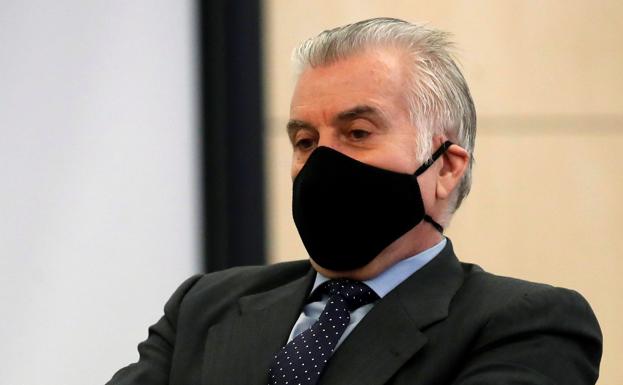 Bárcenas revela que le ofrecieron medio millón en negro por manipular sus papeles