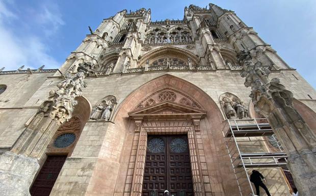 El rechazo a las nuevas puertas de la Catedral de Burgos se aglutinará en una plataforma