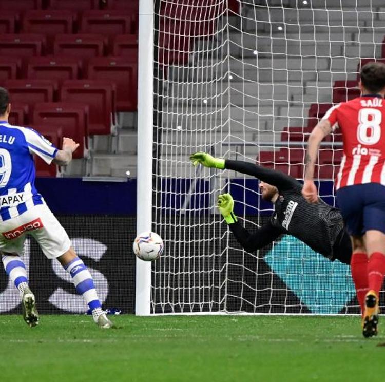 Vídeo: Oblak salva al Atlético