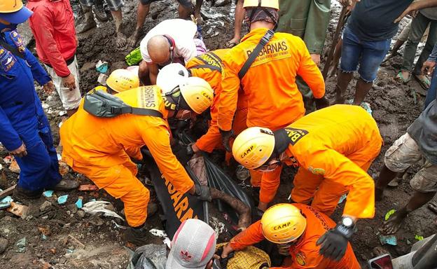 Decenas de muertos por las lluvias torrenciales en Indonesia