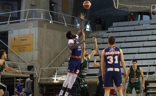 El Tizona Burgos frena su progresión en Huesca