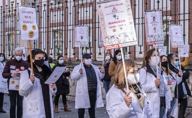 La Junta suspende el «decretazo» que limitaba derechos a sanitarios y generó las protestas de los sindicatos