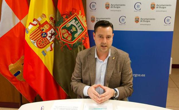 El alcalde pide a la Junta que elimine la obligatoriedad de limpiar y desinfectar parques y zonas deportivas