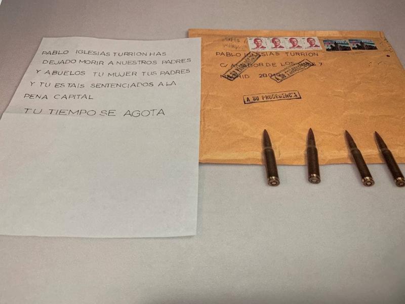 La Policía busca huellas y rastrea el envío postal de las cartas amenazantes