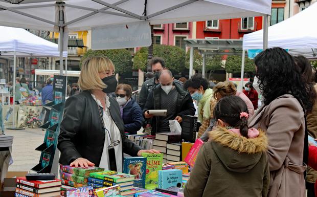 Los libros se echan a la calle en Burgos