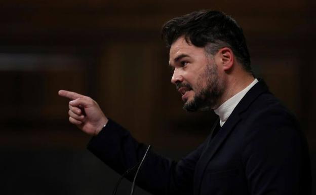 Un grupo fascista insulta a Gabriel Rufián en Dénia