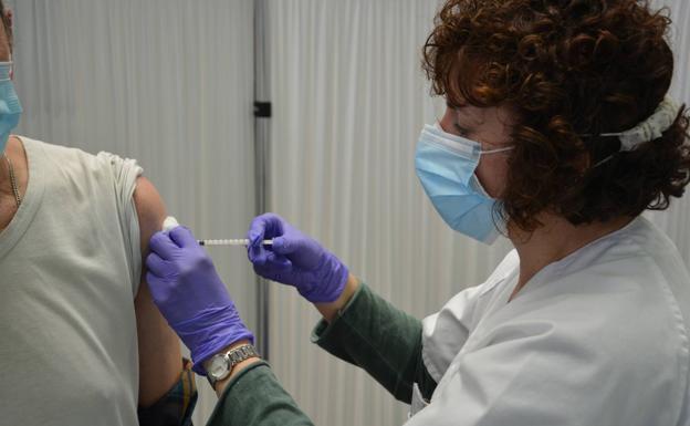 El Colegio de Médicos de Burgos lanza una infografía para promover la vacunación frente a la Covid19