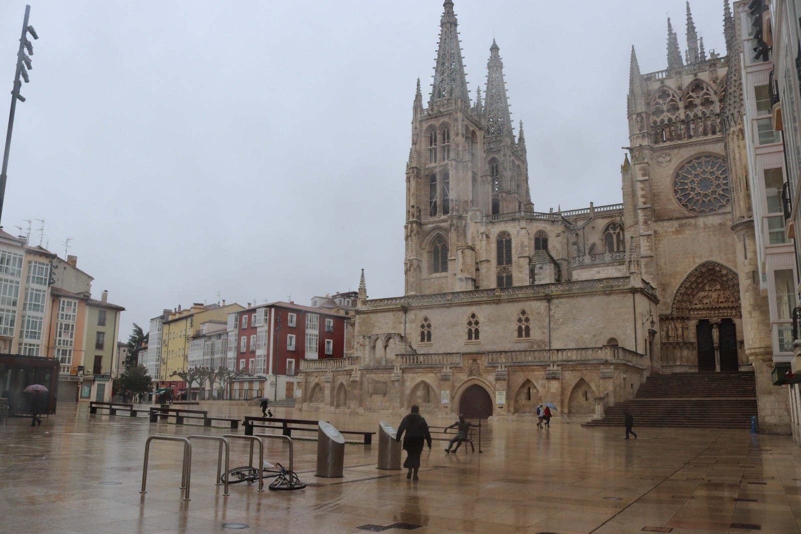 Lluvia y bajada de temperaturas para recibir a mayo