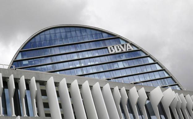 BBVA justifica el ERE: «Una operación digital cuesta diez veces menos»