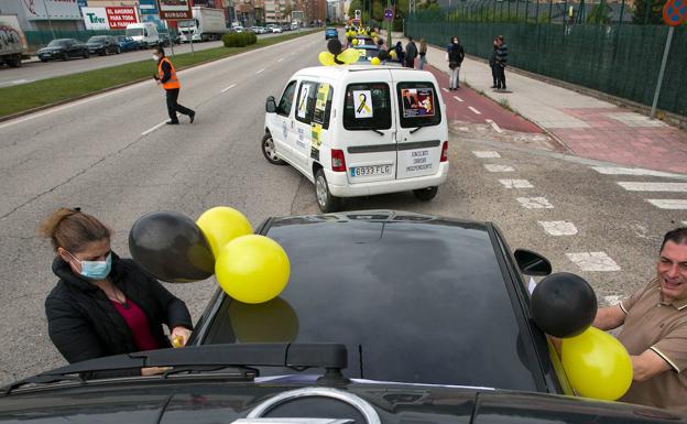 Los trabajadores temporales públicos de Burgos exigen una solución «justa» a su situación laboral