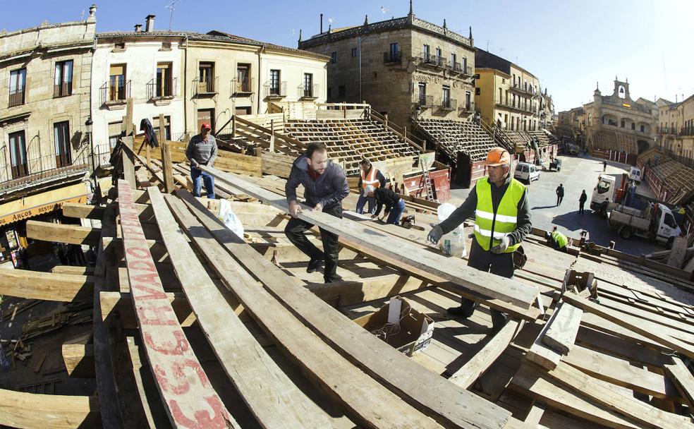 Ciudad Rodrigo: sabiduría popular en cada tablón de la plaza de toros