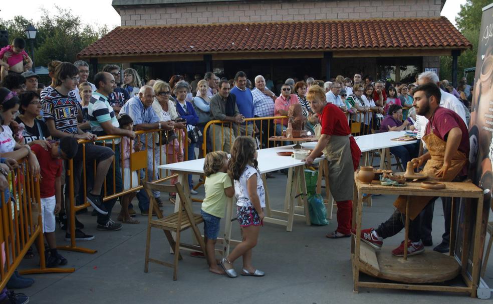 Cuadros: pendones y tradiciones conjuntas