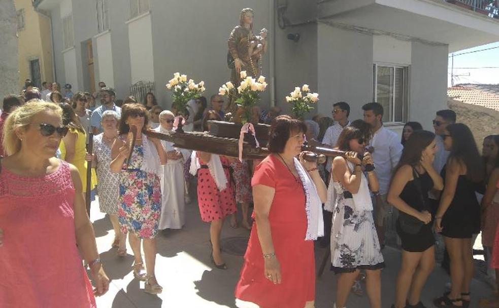 Cuevas de Provanco: uvas a San Roque en tierra de viñedos