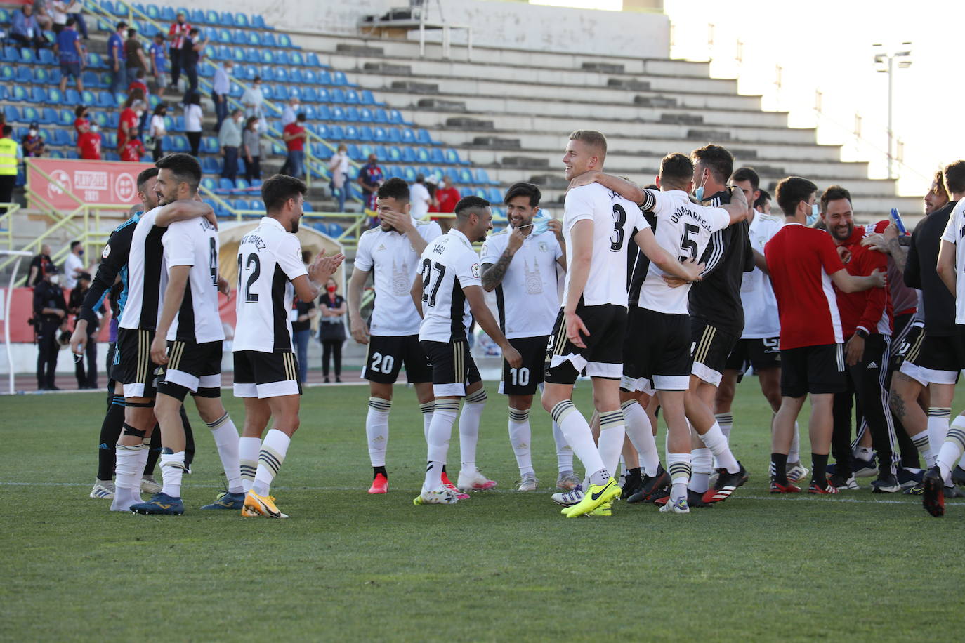 Los impagos a la plantilla hacen peligrar el ascenso del Burgos CF