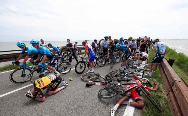 Campenaerts gana antes de los Dolomitas y Bernal sigue de rosa