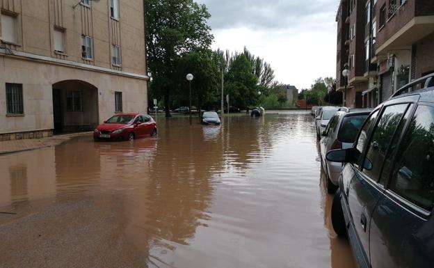 Aguas intervendrá en Fuentecillas ante las inundaciones en el entorno del puente de la Universidad