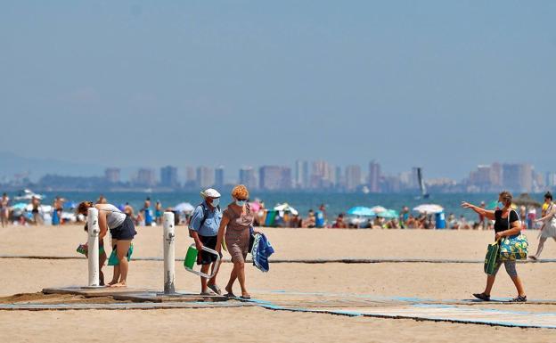 Las islas y la costa española, los destinos más demandados por el turista burgalés