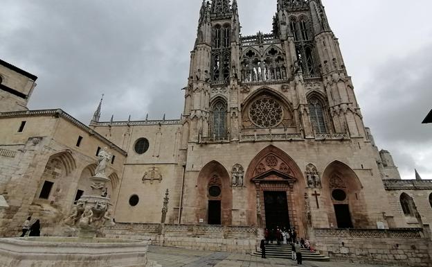 La polémica sobre las nuevas puertas de la Catedral de Burgos llega al Rey Felipe