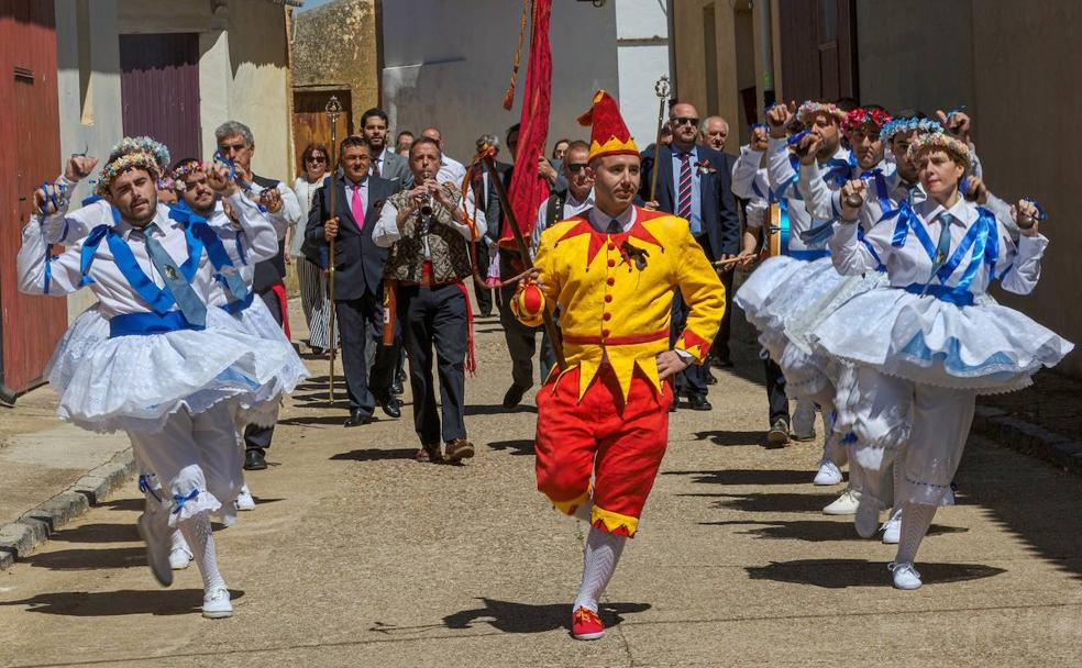 Herrín de Campos: centenarias danzas del paloteo para San Antonio