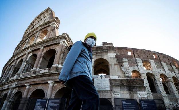 Italia podría acabar en julio con las mascarillas al aire libre