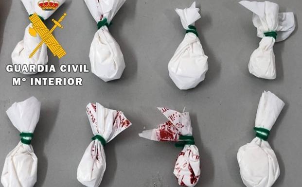 Aprehenden 12 'pollos' con nueve gramos de cocaína en Burgos