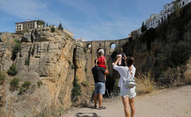 ¿A dónde viajaremos y cuánto gastaremos los españoles este verano?