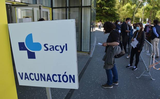 El descenso del suministro de Pfizer compromete la vacunación en Burgos