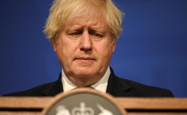 Johnson sugiere que se podrá viajar al Reino Unido sin cuarentena posterior