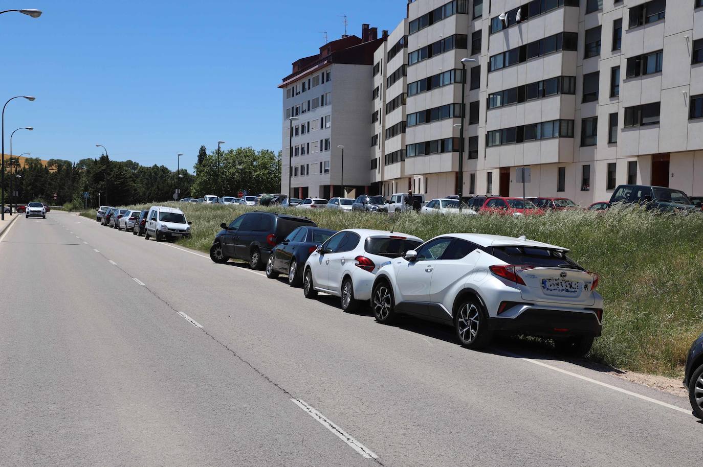 Aparcamientos improvisados para la vacunación en Burgos