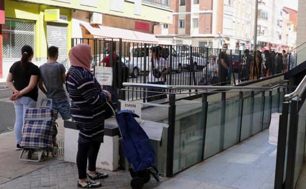 La pandemia empuja hacia la pobreza a 74.000 personas más en Castilla y León