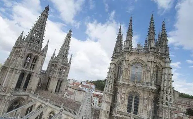 Comienzan las celebraciones del VIII Centenario de la catedral con la polémica de las puertas aún viva