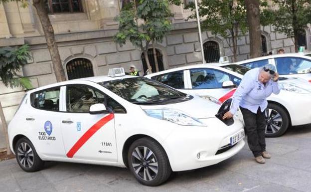 Un taxi eléctrico permitía ahorrar hasta 13.000 euros frente a uno convencional