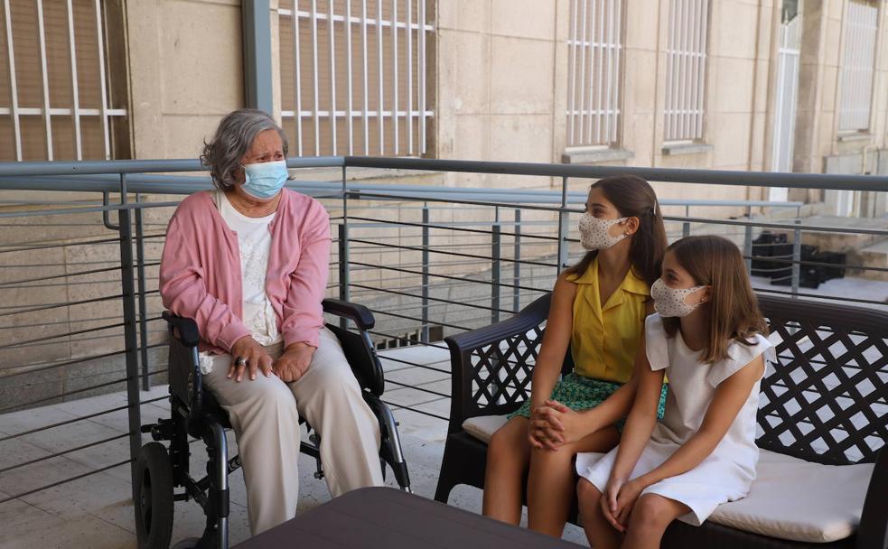 Otro Día del Abuelo marcado por la distancia social y la covid