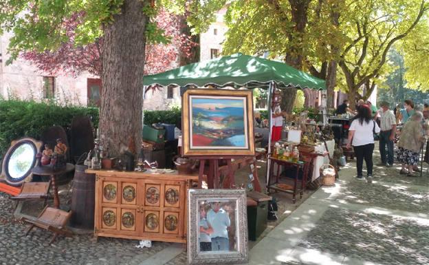 Covarrubias celebra este fin de semana la tercera edición del Mercadillo de Antigüedades