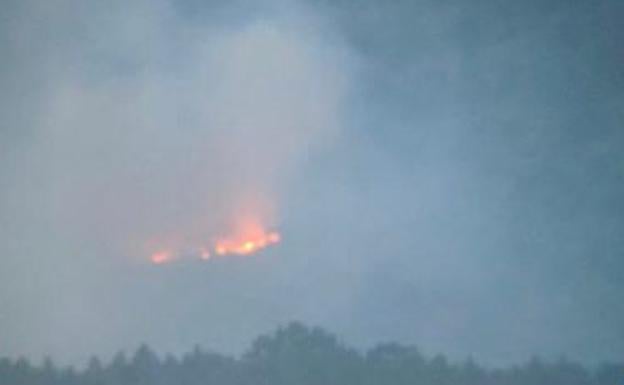 Los Bomberos dan por controlado el incendio de Palacios de la Sierra